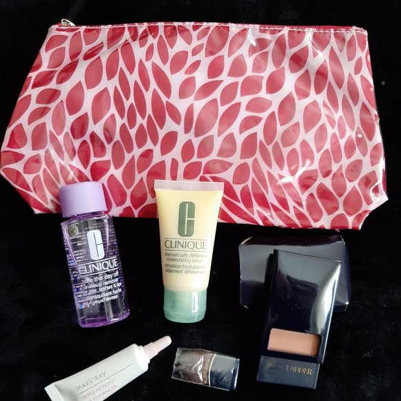 Clinique Bundle with Cosmetic Bag - Picture 1 of 4